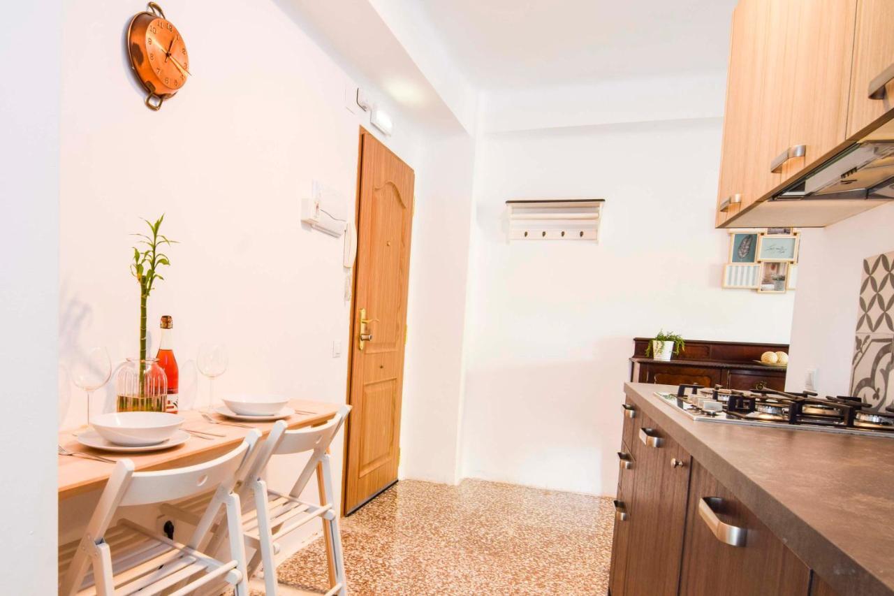 P&P Apartaments Arapiles Malaga Luaran gambar